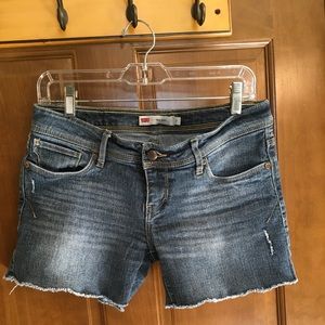 Levi’s shorts size 7 great fit very good shape